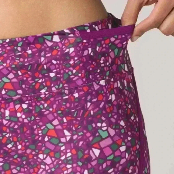 Lululemon Real Quick Crop size 6 - Picture 3 of 8